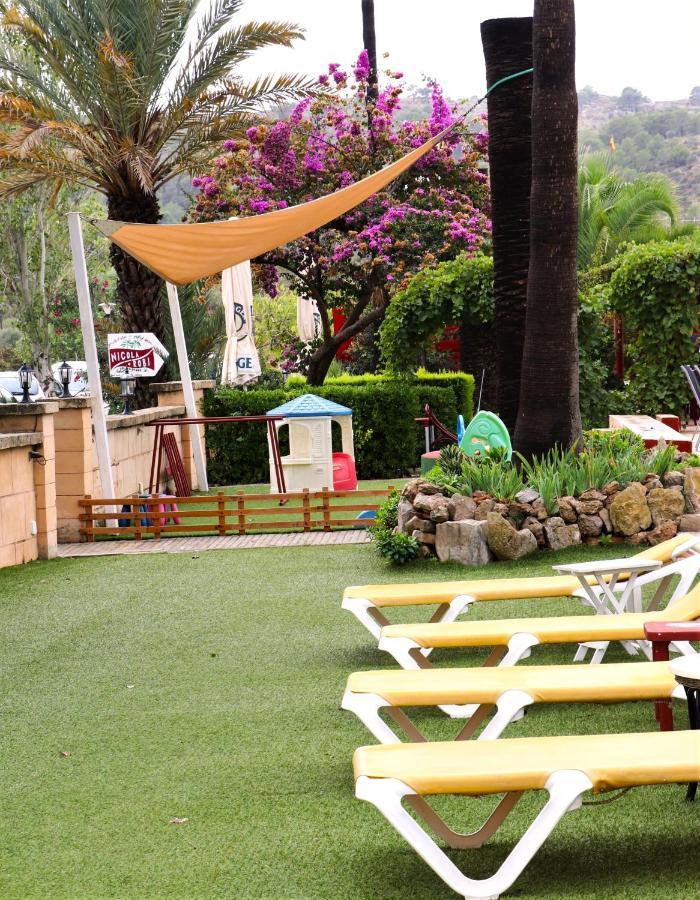 Fonda Las Palmeras Font de sa Cala Exteriör bild